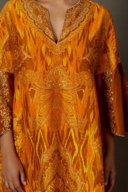 RI.Ritu Kumar Yellow Chanderi Silk Printed Paisley Notched Kurta And Pant Set at Aza Fashions RI.Ritu Kumar_Yellow Chanderi Silk Printed Paisley Notched Kurta And Pant Set _at_Aza_Fashions