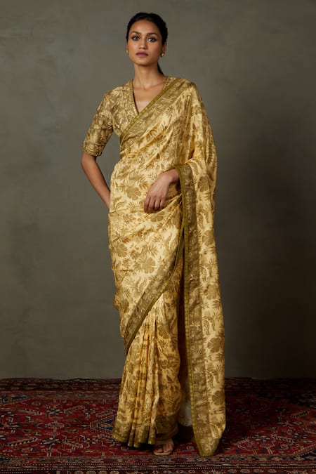 RI.Ritu Kumar Floral Print Saree With Unstitched Blouse Piece 