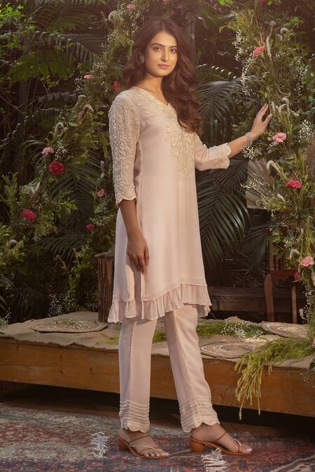 Shop Samatvam By Anjali Bhaskar Pink Georgette Pearls, Embroidery V-neck Nargis Thread And Work Kurta Pant Set Online at Aza Fashions Shop_Samatvam By Anjali Bhaskar_Pink Georgette Pearls, Embroidery V-neck Nargis Thread And Work Kurta Pant Set _Online_at_Aza_Fashions