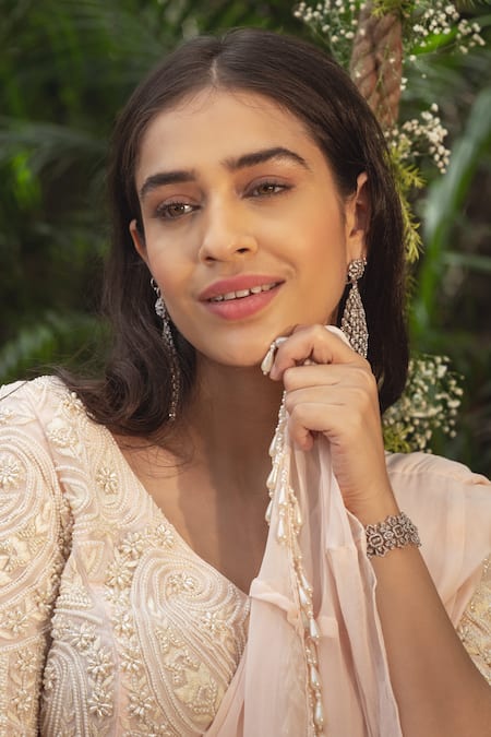 Buy_Samatvam By Anjali Bhaskar_Pink Georgette Pearls, Embroidery V-neck Ruhaani Pre-draped Saree With V Blouse 