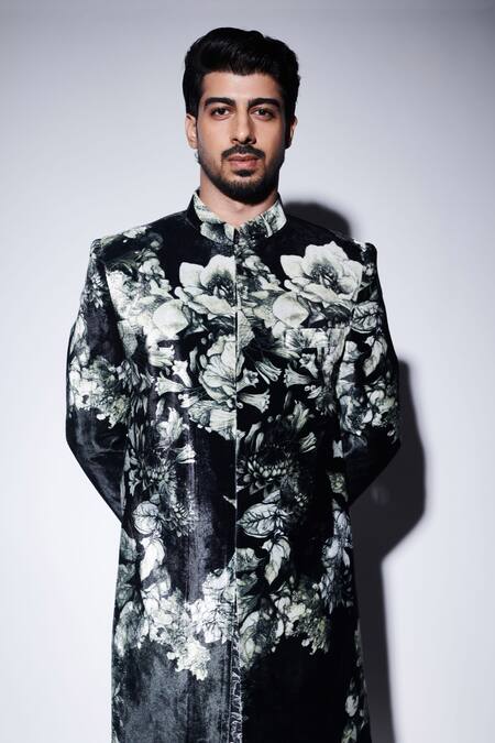 Buy_Varun Bahl_Black Velvet, Chanderi Sequins, Embroidery Floral Print Sherwani Set 