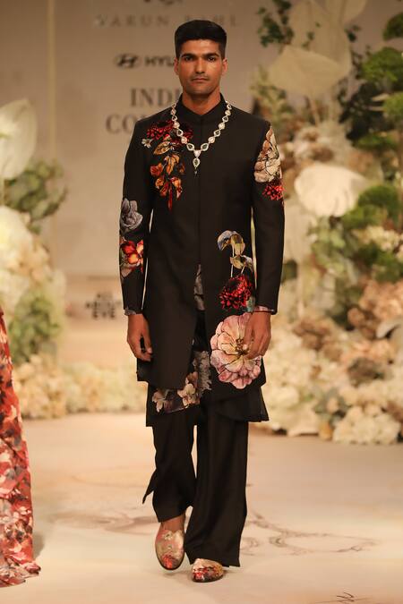 Buy_Varun Bahl_Black Chanderi Applique Velvet Sherwani Set 
