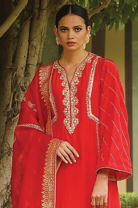 Kyra By Bhavna Red Silk, Organza Embroidery, Zari Split V-neck Zardosi Work Kurta Pant Set Online at Aza Fashions Kyra By Bhavna_Red Silk, Organza Embroidery, Zari Split V-neck Zardosi Work Kurta Pant Set _Online_at_Aza_Fashions