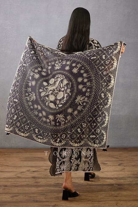 Torani Raat Rani Aqsa Embroidered Kaftan 