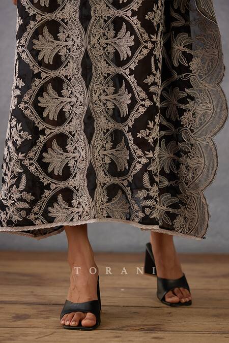 Torani Black Silk Organza Embroidery V-neck Raat Rani Aqsa Kaftan Online at Aza Fashions Torani_Black Silk Organza Embroidery V-neck Raat Rani Aqsa Kaftan _Online_at_Aza_Fashions