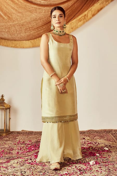 Roze Nisa Sequin Lace Embellished Kurta Flared Pant Set 