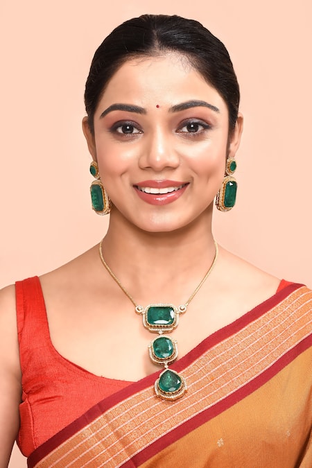 Moh-Maya By Disha Khatri_Green Diamonds, Stones Emerald Embellished Pendant Necklace Set _Online_at_Aza_Fashions