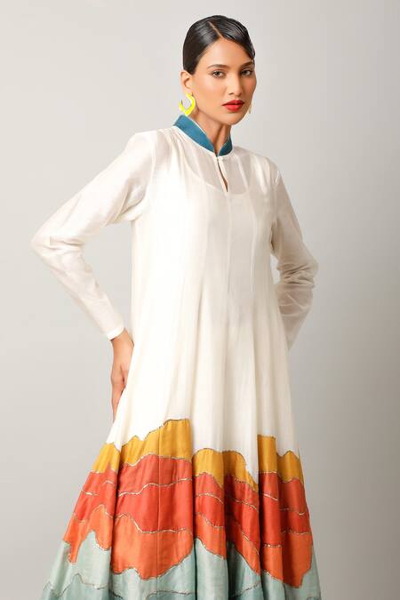 Buy Jajaabor Ivory Silk Chanderi Embroidered And Printed Landscape Anarkali & Pant Set Buy_Jajaabor_Ivory Silk Chanderi Embroidered And Printed Landscape Anarkali & Pant Set