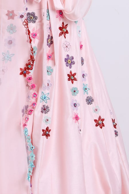 Kiran Kalsi_Pink Chiffon, Silk Embroidery V-neck Raw Hand Lehenga Set _at_Aza_Fashions