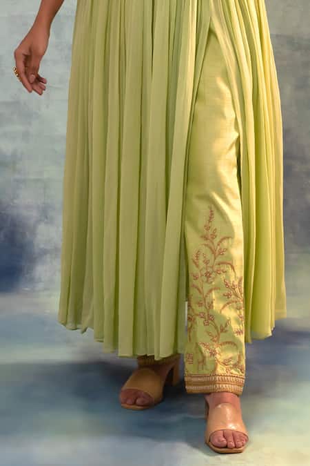 Sonia Khatri_Green Georgette, Silk Embroidery V-neck Gathered Kurta And Pant Set _at_Aza_Fashions
