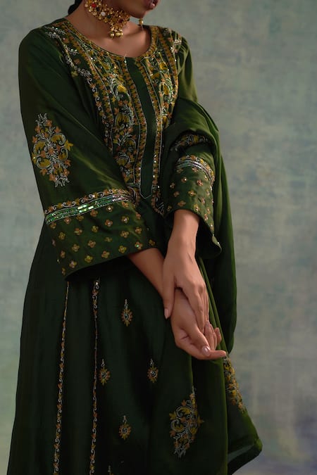 Shop Sonia Khatri Green Organza, Silk Sequins, Embroidery Round Bloom Garden Anarkali Palazzo Set Online at Aza Fashions Shop_Sonia Khatri_Green Organza, Silk Sequins, Embroidery Round Bloom Garden Anarkali Palazzo Set _Online_at_Aza_Fashions