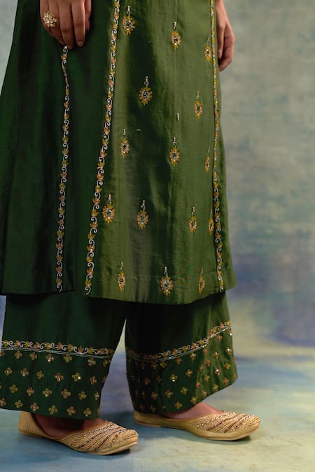Sonia Khatri Green Organza, Silk Sequins, Embroidery Round Bloom Garden Anarkali Palazzo Set at Aza Fashions Sonia Khatri_Green Organza, Silk Sequins, Embroidery Round Bloom Garden Anarkali Palazzo Set _at_Aza_Fashions
