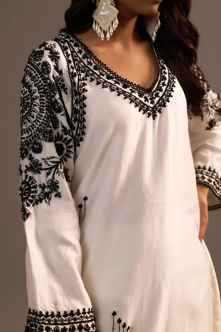 Sonia Khatri_Black Silk Embroidery V-neck Pankhudi Long Kurta And Palazzo Set _at_Aza_Fashions
