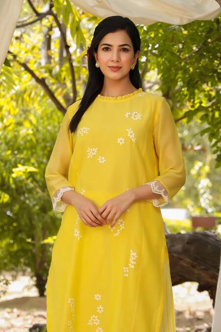 Buy Charu Makkar Yellow Chanderi, Cotton Embroidery, Lace Daisy Hand Painted Kurta With Pant Online at Aza Fashions Buy_Charu Makkar_Yellow Chanderi, Cotton Embroidery, Lace Daisy Hand Painted Kurta With Pant_Online_at_Aza_Fashions