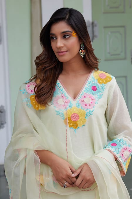 Charu Makkar Green Chanderi Cotton, Organza Embroidery, Blossom Garden Work Kurta Pant Set Online at Aza Fashions Charu Makkar_Green Chanderi Cotton, Organza Embroidery, Blossom Garden Work Kurta Pant Set_Online_at_Aza_Fashions