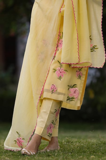 Shop_Charu Makkar_Yellow Chanderi Embroidery V-neck Rafflesia Garden Patch Work Kurta Pant Set _Online_at_Aza_Fashions