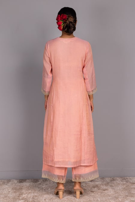 Shop Charu Makkar Peach Chanderi, Organza Embroidery Keyhole Neck Floral Kurta Palazzo Set at Aza Fashions Shop_Charu Makkar_Peach Chanderi, Organza Embroidery Keyhole Neck Floral Kurta Palazzo Set _at_Aza_Fashions