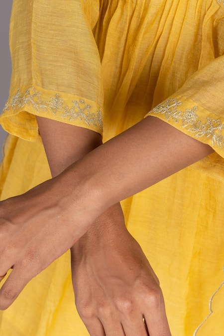Buy_Charu Makkar_Yellow Chanderi Embroidery Round Neck Aari Kurta Gharara Set 