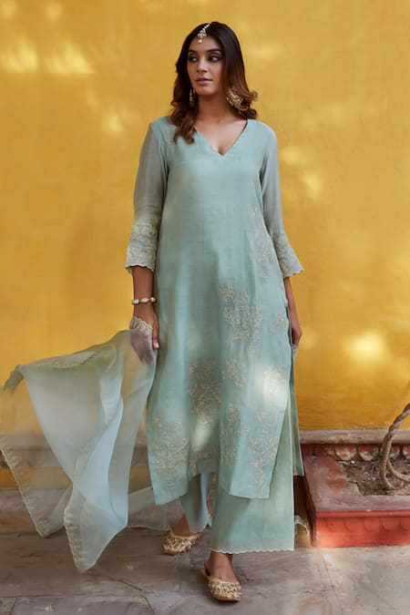 Charu Makkar Green Chanderi Tissue Embroidered Floral V Neck Kurta Palazzo Set 