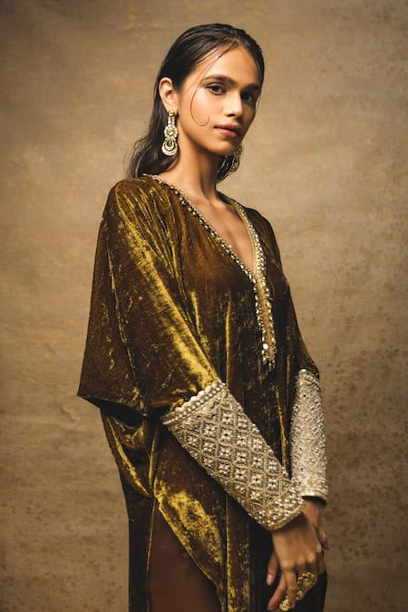 Shop Ohaila Khan Green Velvet, Satin Beads, Mirrors V-neck Kaftan Kurta And Tulip Pant Set Online at Aza Fashions Shop_Ohaila Khan_Green Velvet, Satin Beads, Mirrors V-neck Kaftan Kurta And Tulip Pant Set _Online_at_Aza_Fashions