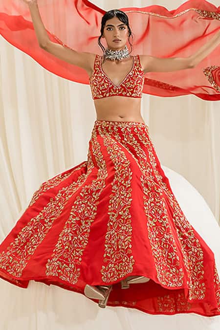 Buy_EASE_Red Satin, Organza, Viscose Embroidery V-neck Bridal Lehenga Set _Online_at_Aza_Fashions