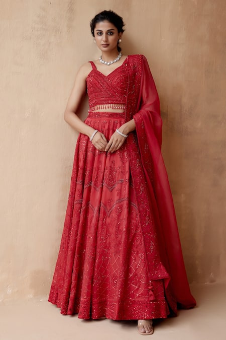 Shop_Aman Takyar_Red Organza Sequins, Beads, Cut Work, Embroidery V-neck Bridal Lehenga Set _at_Aza_Fashions