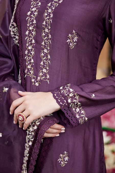 Buy_Seher Jaipur_Purple Muslin, Silk, Organza Embroidery, Lace V-neck Hina Kurta Pant Set _Online_at_Aza_Fashions