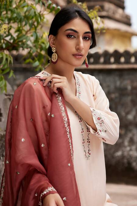 Buy Seher Jaipur Peach Muslin, Silk, Cotton, Organza Embroidery V-neck Sama Kurta Pant Set Online at Aza Fashions Buy_Seher Jaipur_Peach Muslin, Silk, Cotton, Organza Embroidery V-neck Sama Kurta Pant Set _Online_at_Aza_Fashions