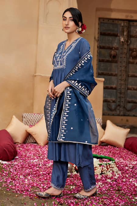 Buy_Seher Jaipur_Blue Muslin, Silk, Organza Embroidery V-neck Saba Kurta Pant Set _Online_at_Aza_Fashions