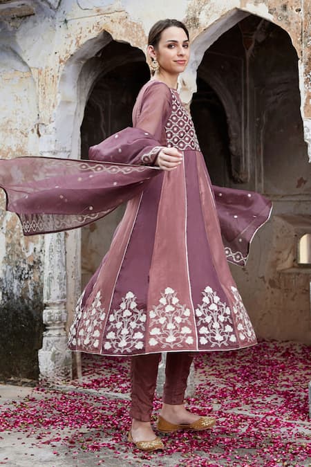 Seher Jaipur Brown Muslin, Organza, Cotton, Silk Embroidery High Neck Zafreen Kurta Pant Set Online at Aza Fashions Seher Jaipur_Brown Muslin, Organza, Cotton, Silk Embroidery High Neck Zafreen Kurta Pant Set _Online_at_Aza_Fashions