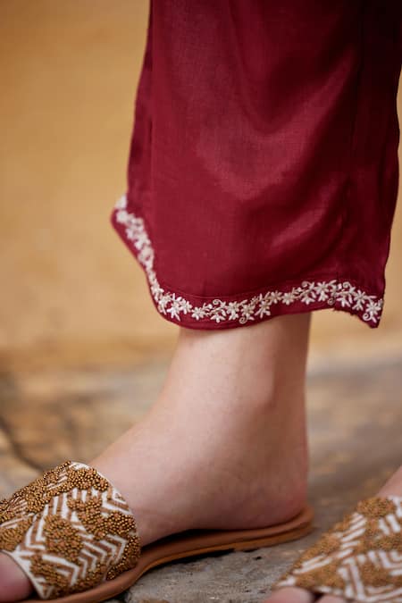 Buy_Seher Jaipur_Red Muslin, Silk, Cotton Embroidery V-neck Noori Border Kaftan And Pant Set 