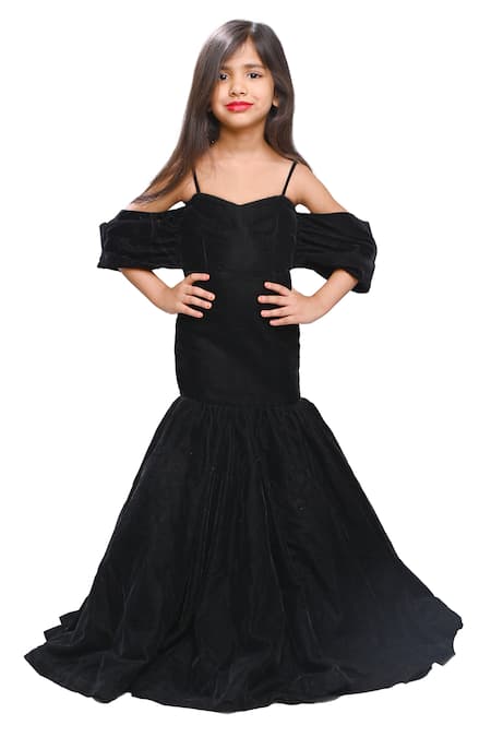 Renaissance Dress in Black Velvet with Removable Sleeves – Atelier  Serraspina