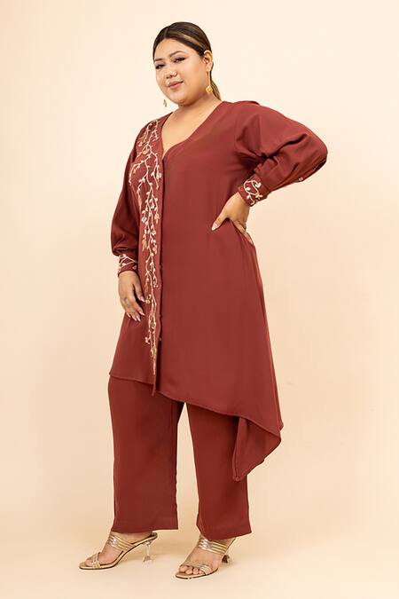 Mamicha Maroon Embroidery V-neck Noor Hand Kurta Pant Set Online at Aza Fashions Mamicha_Maroon Embroidery V-neck Noor Hand Kurta Pant Set_Online_at_Aza_Fashions