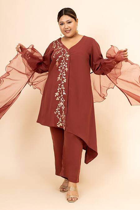 Buy Mamicha Maroon Embroidery V-neck Noor Hand Kurta Pant Set Online at Aza Fashions Buy_Mamicha_Maroon Embroidery V-neck Noor Hand Kurta Pant Set_Online_at_Aza_Fashions