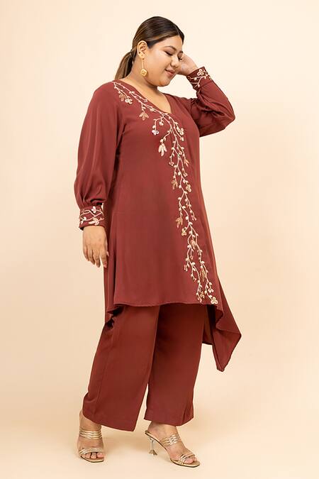 Mamicha Maroon Embroidery V-neck Noor Hand Kurta Pant Set at Aza Fashions Mamicha_Maroon Embroidery V-neck Noor Hand Kurta Pant Set_at_Aza_Fashions