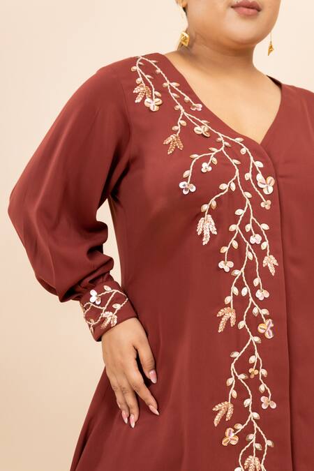Buy Mamicha Maroon Embroidery V-neck Noor Hand Kurta Pant Set Buy_Mamicha_Maroon Embroidery V-neck Noor Hand Kurta Pant Set