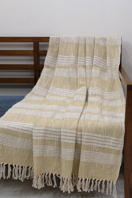 Design Gaatha Beige 100% Cotton Handwoven Stripe Pattern Throw