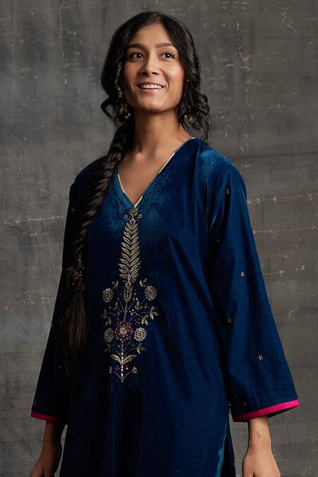 Buy_BO Tree_Blue Velvet, Silk Embroidery, Sequins V-neck Sitarah Kurta And Pant Set_Online_at_Aza_Fashions
