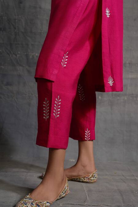 Buy_BO Tree_Pink Silk Embroidery V-neck Gul Kurta And Pant Set_Online_at_Aza_Fashions
