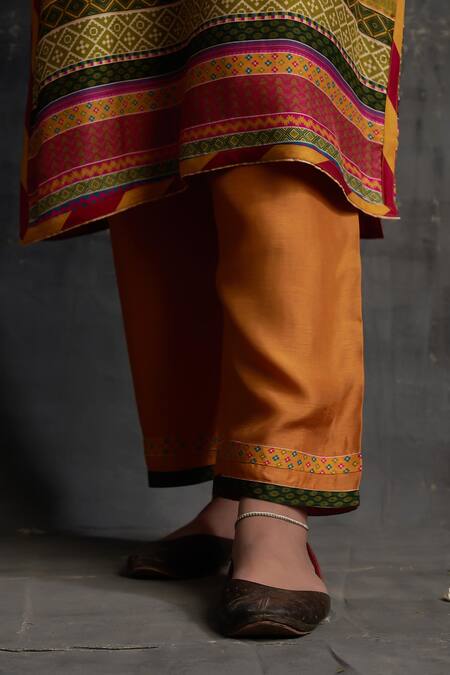 Buy_BO Tree_Multi Color Silk Embroidery V-neck Aarzoo Abstract Print Kurta And Pant Set_Online_at_Aza_Fashions