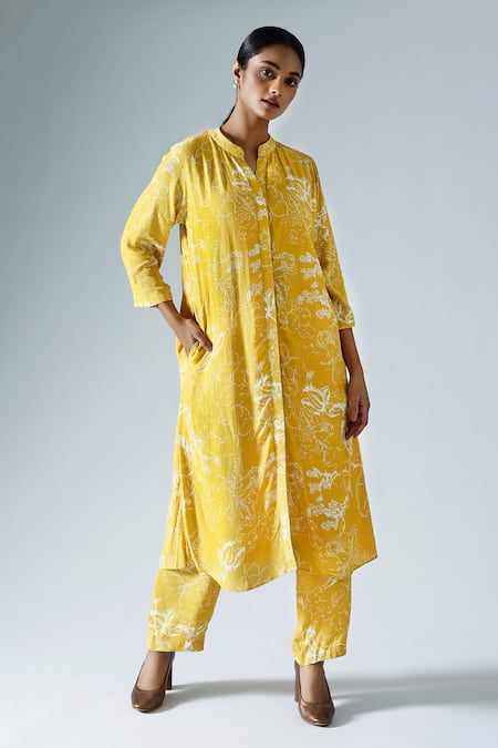 KLAD Yellow Crepe Printed Abstract Floral Mandarin Tunic And Pant Co-ord Set 