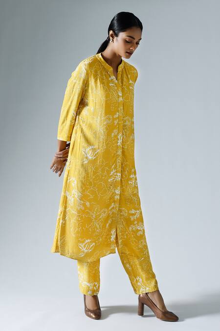 Klad Yellow Crepe Printed Abstract Floral Mandarin Tunic And Pant Set Online at Aza Fashions Klad_Yellow Crepe Printed Abstract Floral Mandarin Tunic And Pant Set_Online_at_Aza_Fashions