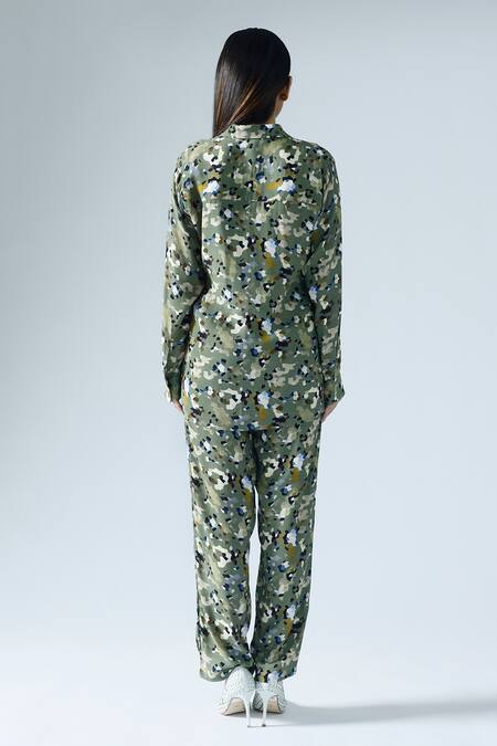 Shop Klad Green Crepe Printed Abstract Collar Shirt And Pant Set at Aza Fashions Shop_Klad_Green Crepe Printed Abstract Collar Shirt And Pant Set_at_Aza_Fashions