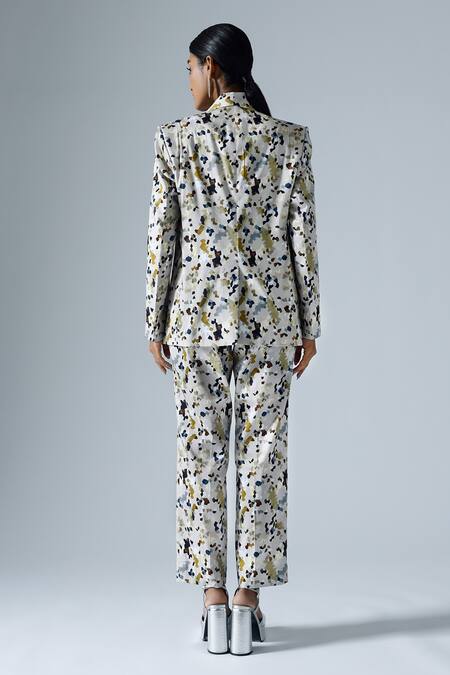 Shop Klad Grey Cotton Printed Abstract Geometric Lapel Blazer And Pant Set at Aza Fashions Shop_Klad_Grey Cotton Printed Abstract Geometric Lapel Blazer And Pant Set_at_Aza_Fashions