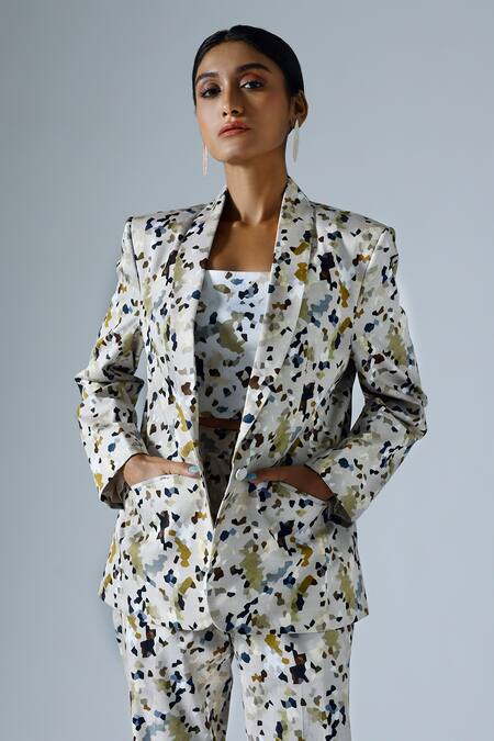 Klad Grey Cotton Printed Abstract Geometric Lapel Blazer And Pant Set Online at Aza Fashions Klad_Grey Cotton Printed Abstract Geometric Lapel Blazer And Pant Set_Online_at_Aza_Fashions