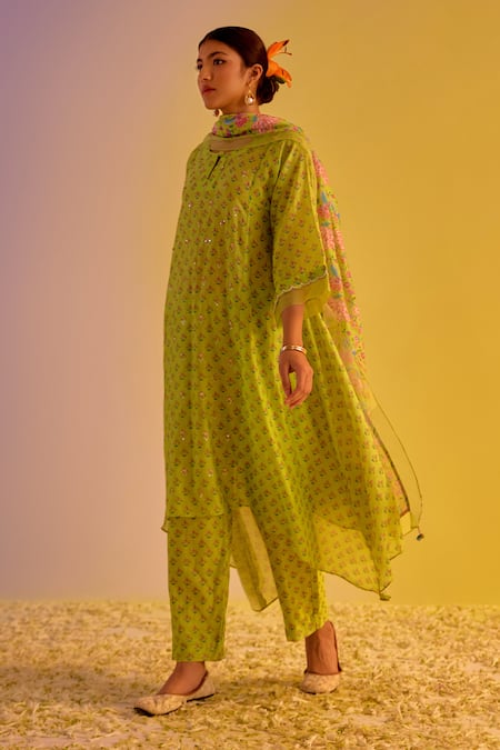 Shop Label Mansi Nagdev Green Chanderi Embroidery Round Neck Mishal Floral Print Kurta Pant Set at Aza Fashions Shop_Label Mansi Nagdev_Green Chanderi Embroidery Round Neck Mishal Floral Print Kurta Pant Set _at_Aza_Fashions