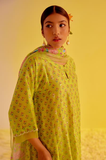 Buy Label Mansi Nagdev Green Chanderi Embroidery Round Neck Mishal Floral Print Kurta Pant Set Online at Aza Fashions Buy_Label Mansi Nagdev_Green Chanderi Embroidery Round Neck Mishal Floral Print Kurta Pant Set _Online_at_Aza_Fashions