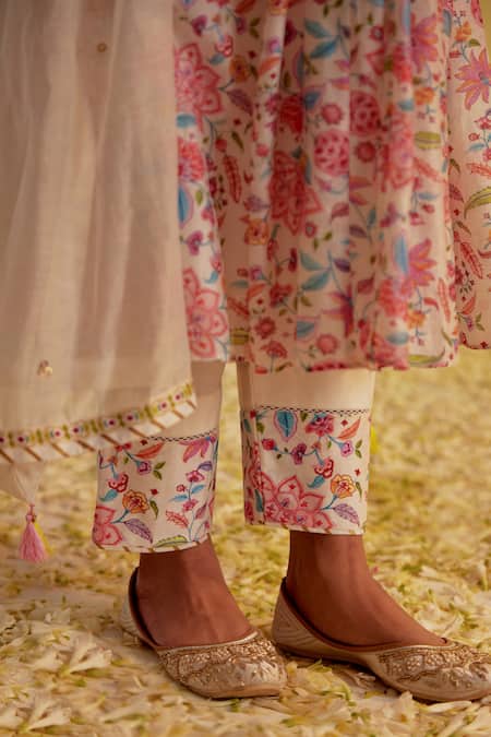 Label Mansi Nagdev Ivory Chanderi Embroidery, Tassels Zoya Floral Digital Print Anarkali Pant Set at Aza Fashions Label Mansi Nagdev_Ivory Chanderi Embroidery, Tassels Zoya Floral Digital Print Anarkali Pant Set _at_Aza_Fashions