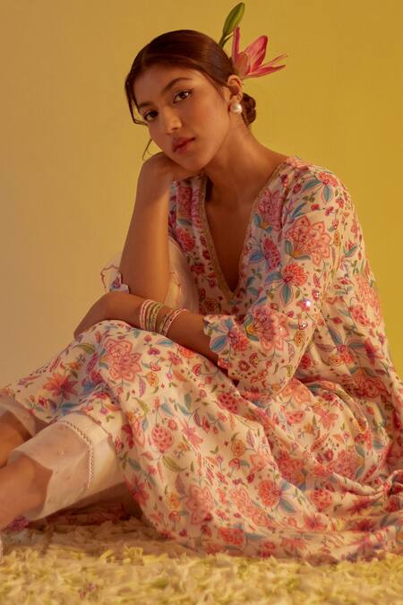 Label Mansi Nagdev Ivory Chanderi, Cotton, Silk, Organza Zahra Digital Print Kurta Trouser Set at Aza Fashions Label Mansi Nagdev_Ivory Chanderi, Cotton, Silk, Organza Zahra Digital Print Kurta Trouser Set _at_Aza_Fashions