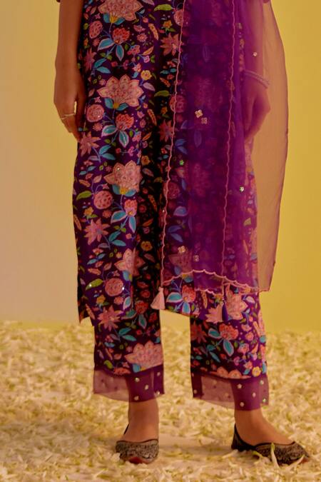 Label Mansi Nagdev Purple Chanderi Sequins V-neck Asma Straight Floral Print Kurta Trouser Set Online at Aza Fashions Label Mansi Nagdev_Purple Chanderi Sequins V-neck Asma Straight Floral Print Kurta Trouser Set _Online_at_Aza_Fashions
